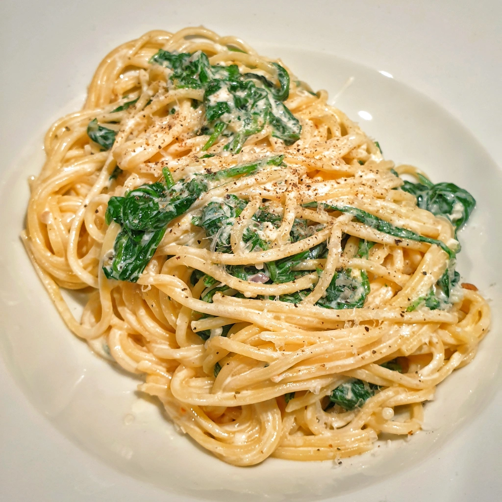 Spaghetti mit Spinat und Ricotta