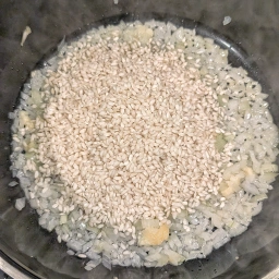 Arborio rice with onion and garlic