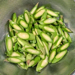 Ingredients: green asparagus, sliced