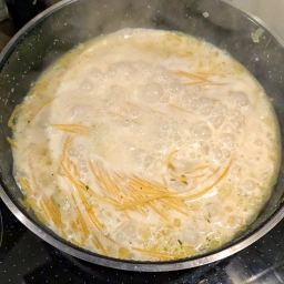 cook the Spaghetti in water and cooking cream