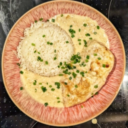 Finished dish: chicken breasts with mustard sauce and rice