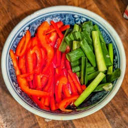 Ingredients: bell pepper and spring onions