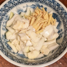 Ingredients: onion, garlic and ginger
