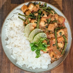 Finished dish: Thai green curry with tofu and yardlong beans
