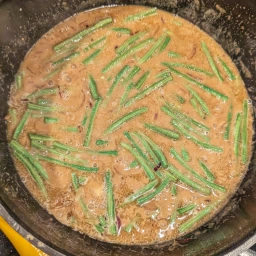 Cooked curry with yardlong beans