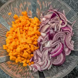 Zutaten: Karotten und Zwiebeln