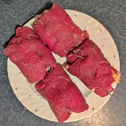 Fertig gerollte Rouladen